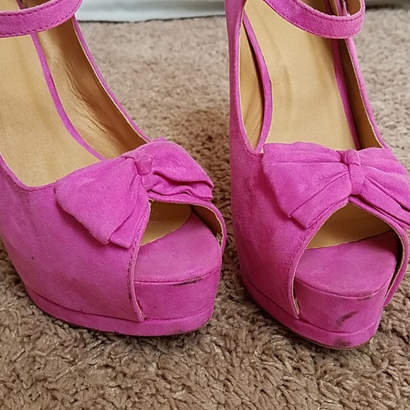 Pumps - Picture 2 of 4